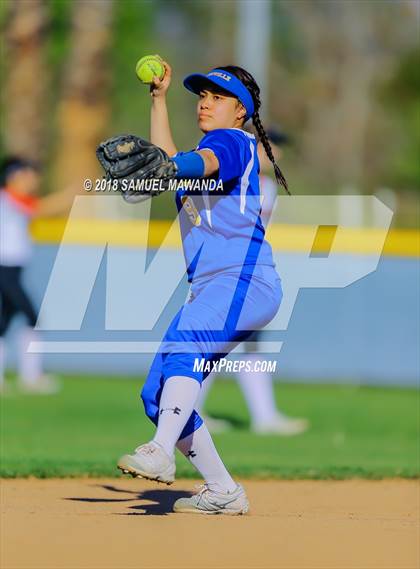 Thumbnail 2 in Harvard-Westlake vs Louisville photogallery.
