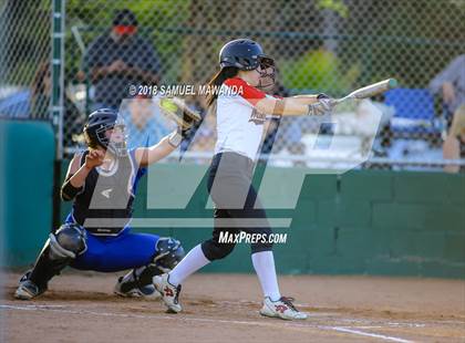 Thumbnail 3 in Harvard-Westlake vs Louisville photogallery.