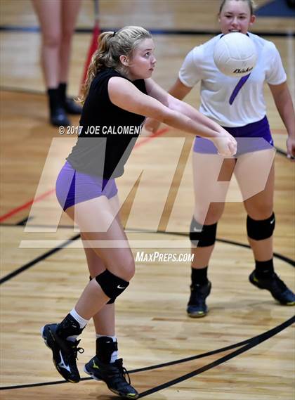 Thumbnail 2 in Navarro vs San Antonio Christian (Wagner Invitational) photogallery.
