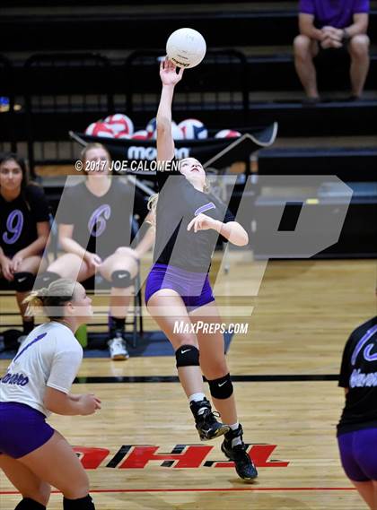 Thumbnail 3 in Navarro vs San Antonio Christian (Wagner Invitational) photogallery.