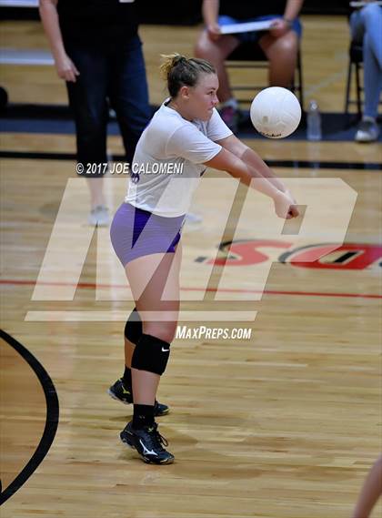 Thumbnail 3 in Navarro vs San Antonio Christian (Wagner Invitational) photogallery.