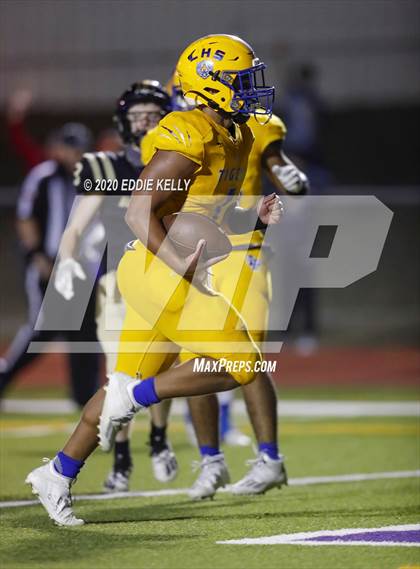 Thumbnail 2 in Palmer vs. Leonard (UIL 3A Bi-District Playoff) photogallery.
