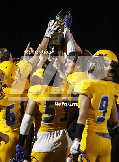 Thumbnail 3 in Palmer vs. Leonard (UIL 3A Bi-District Playoff) photogallery.