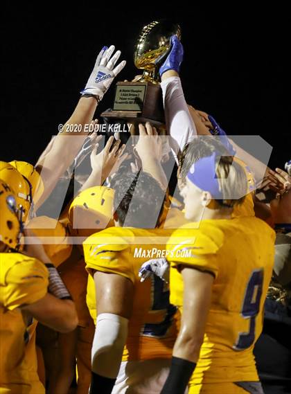 Thumbnail 2 in Palmer vs. Leonard (UIL 3A Bi-District Playoff) photogallery.