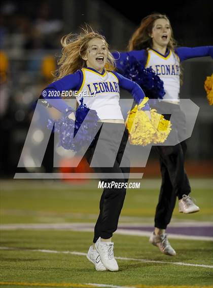 Thumbnail 2 in Palmer vs. Leonard (UIL 3A Bi-District Playoff) photogallery.