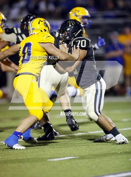 Thumbnail 3 in Palmer vs. Leonard (UIL 3A Bi-District Playoff) photogallery.