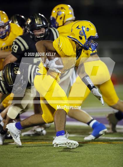 Thumbnail 3 in Palmer vs. Leonard (UIL 3A Bi-District Playoff) photogallery.