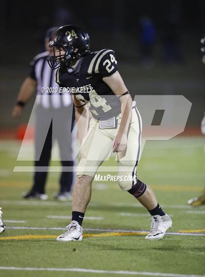 Thumbnail 2 in Palmer vs. Leonard (UIL 3A Bi-District Playoff) photogallery.