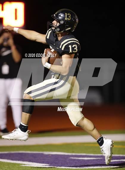 Thumbnail 3 in Palmer vs. Leonard (UIL 3A Bi-District Playoff) photogallery.