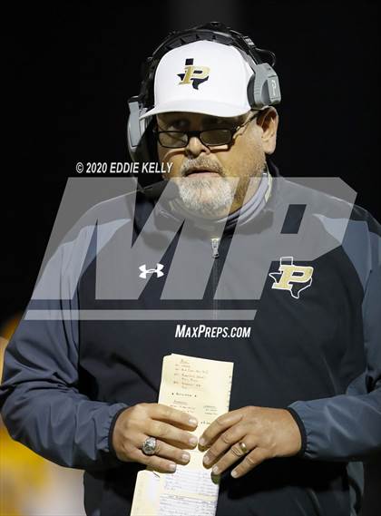 Thumbnail 1 in Palmer vs. Leonard (UIL 3A Bi-District Playoff) photogallery.