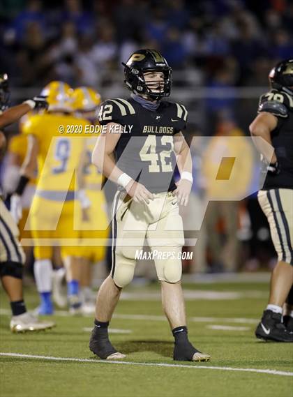 Thumbnail 1 in Palmer vs. Leonard (UIL 3A Bi-District Playoff) photogallery.
