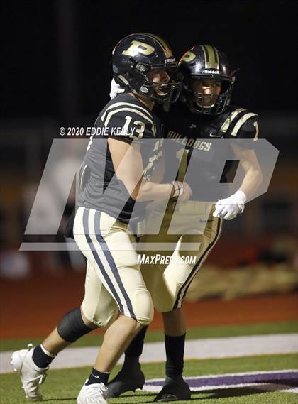 Thumbnail 3 in Palmer vs. Leonard (UIL 3A Bi-District Playoff) photogallery.