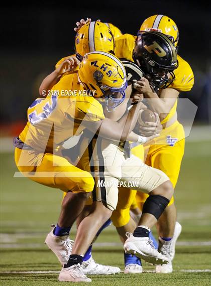 Thumbnail 3 in Palmer vs. Leonard (UIL 3A Bi-District Playoff) photogallery.