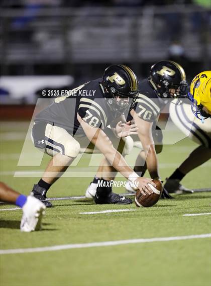 Thumbnail 1 in Palmer vs. Leonard (UIL 3A Bi-District Playoff) photogallery.