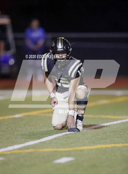 Thumbnail 3 in Palmer vs. Leonard (UIL 3A Bi-District Playoff) photogallery.
