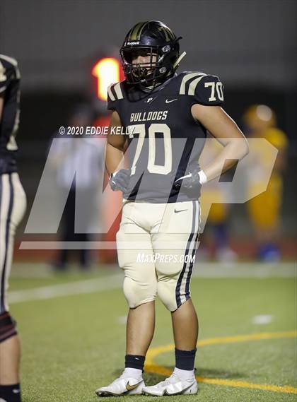Thumbnail 2 in Palmer vs. Leonard (UIL 3A Bi-District Playoff) photogallery.