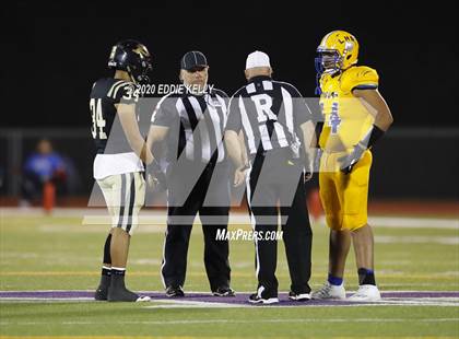 Thumbnail 2 in Palmer vs. Leonard (UIL 3A Bi-District Playoff) photogallery.