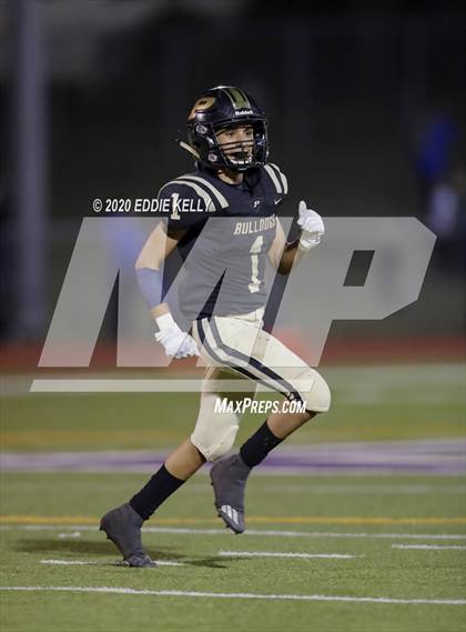 Thumbnail 2 in Palmer vs. Leonard (UIL 3A Bi-District Playoff) photogallery.
