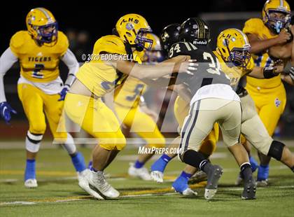 Thumbnail 3 in Palmer vs. Leonard (UIL 3A Bi-District Playoff) photogallery.