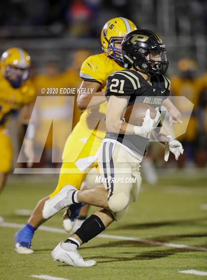 Thumbnail 2 in Palmer vs. Leonard (UIL 3A Bi-District Playoff) photogallery.