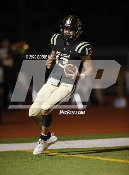 Thumbnail 2 in Palmer vs. Leonard (UIL 3A Bi-District Playoff) photogallery.