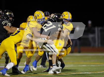 Thumbnail 1 in Palmer vs. Leonard (UIL 3A Bi-District Playoff) photogallery.