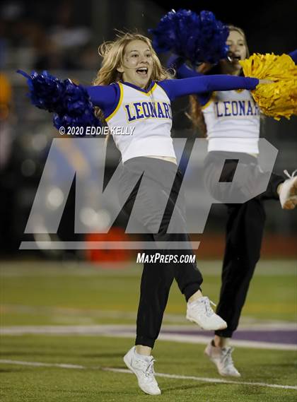 Thumbnail 1 in Palmer vs. Leonard (UIL 3A Bi-District Playoff) photogallery.