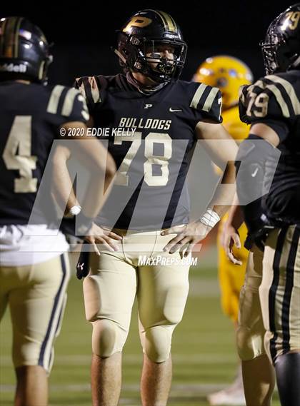 Thumbnail 2 in Palmer vs. Leonard (UIL 3A Bi-District Playoff) photogallery.