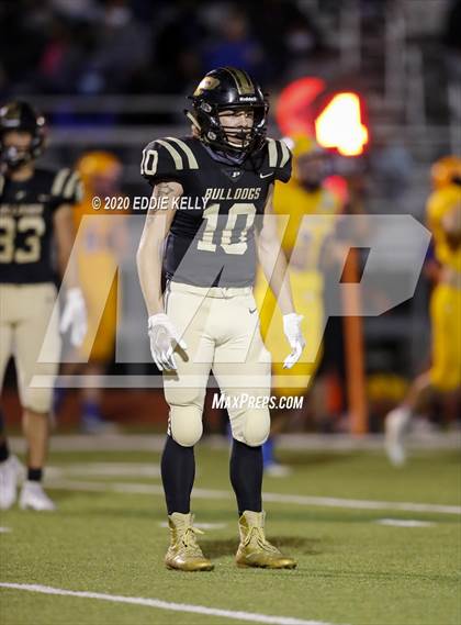 Thumbnail 3 in Palmer vs. Leonard (UIL 3A Bi-District Playoff) photogallery.