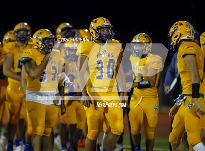 Thumbnail 1 in Palmer vs. Leonard (UIL 3A Bi-District Playoff) photogallery.