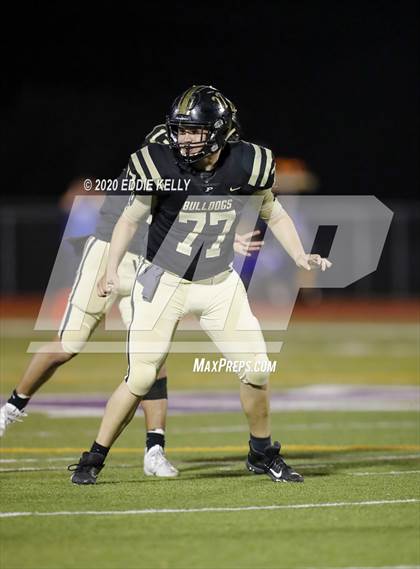 Thumbnail 2 in Palmer vs. Leonard (UIL 3A Bi-District Playoff) photogallery.