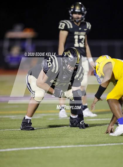 Thumbnail 1 in Palmer vs. Leonard (UIL 3A Bi-District Playoff) photogallery.