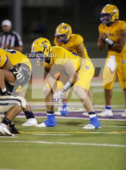 Thumbnail 3 in Palmer vs. Leonard (UIL 3A Bi-District Playoff) photogallery.