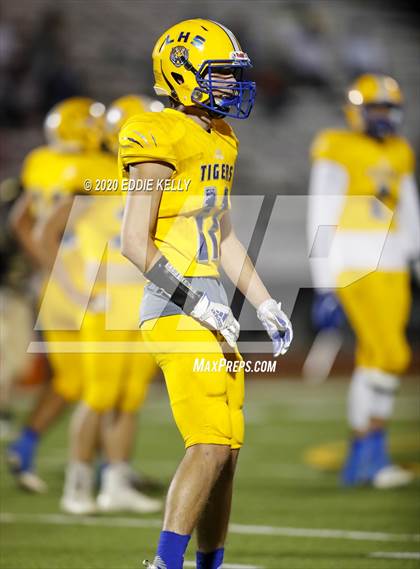 Thumbnail 2 in Palmer vs. Leonard (UIL 3A Bi-District Playoff) photogallery.