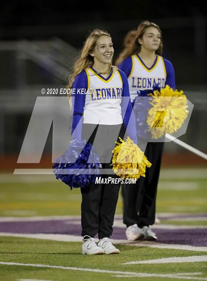 Thumbnail 2 in Palmer vs. Leonard (UIL 3A Bi-District Playoff) photogallery.