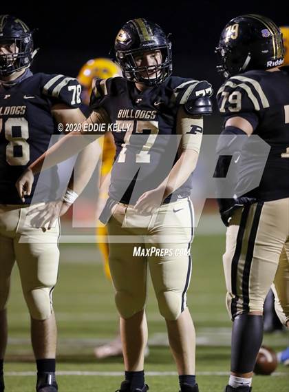Thumbnail 1 in Palmer vs. Leonard (UIL 3A Bi-District Playoff) photogallery.