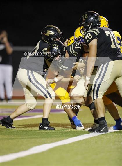 Thumbnail 3 in Palmer vs. Leonard (UIL 3A Bi-District Playoff) photogallery.