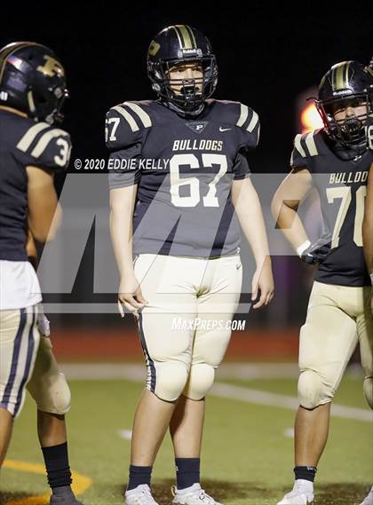 Thumbnail 1 in Palmer vs. Leonard (UIL 3A Bi-District Playoff) photogallery.