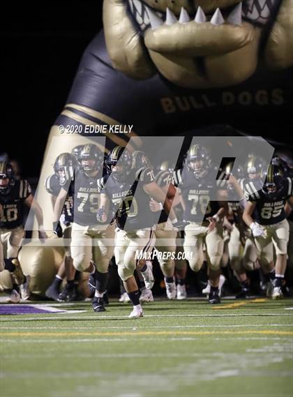 Thumbnail 3 in Palmer vs. Leonard (UIL 3A Bi-District Playoff) photogallery.