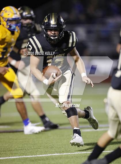 Thumbnail 3 in Palmer vs. Leonard (UIL 3A Bi-District Playoff) photogallery.