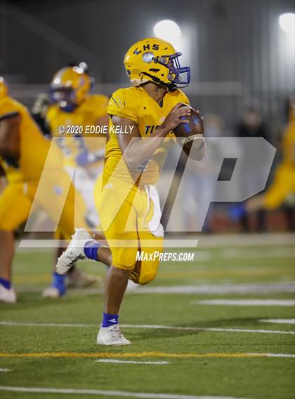 Thumbnail 3 in Palmer vs. Leonard (UIL 3A Bi-District Playoff) photogallery.