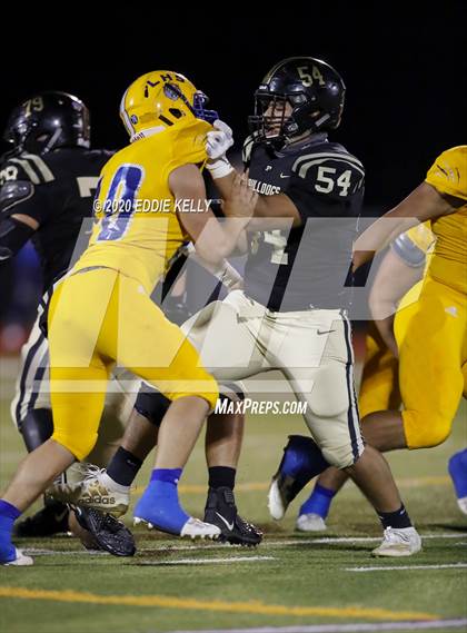 Thumbnail 2 in Palmer vs. Leonard (UIL 3A Bi-District Playoff) photogallery.