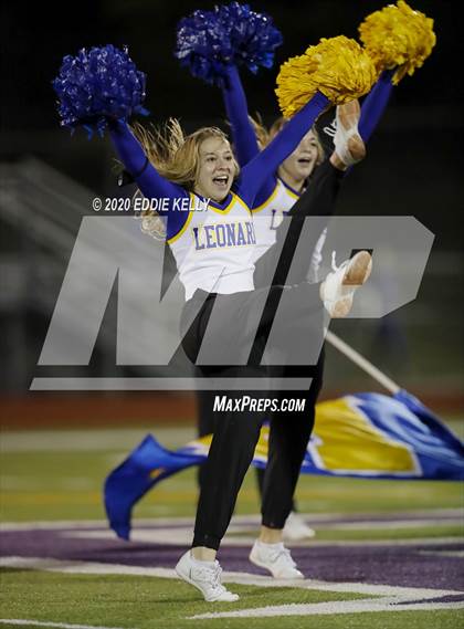 Thumbnail 3 in Palmer vs. Leonard (UIL 3A Bi-District Playoff) photogallery.