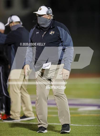Thumbnail 2 in Palmer vs. Leonard (UIL 3A Bi-District Playoff) photogallery.
