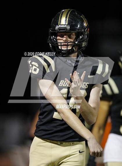 Thumbnail 3 in Palmer vs. Leonard (UIL 3A Bi-District Playoff) photogallery.