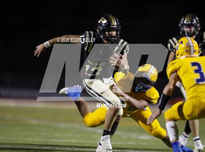 Thumbnail 2 in Palmer vs. Leonard (UIL 3A Bi-District Playoff) photogallery.