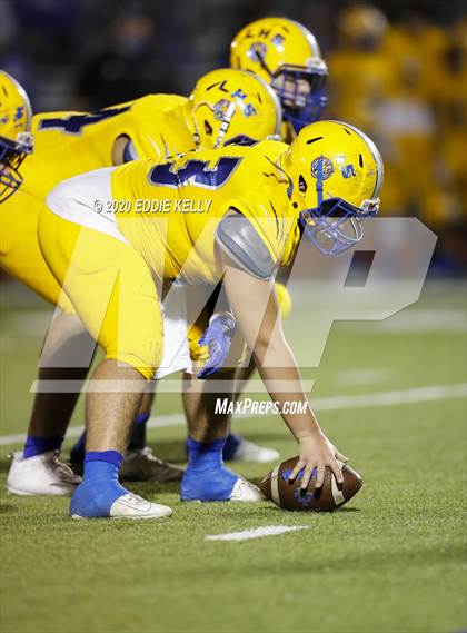 Thumbnail 1 in Palmer vs. Leonard (UIL 3A Bi-District Playoff) photogallery.