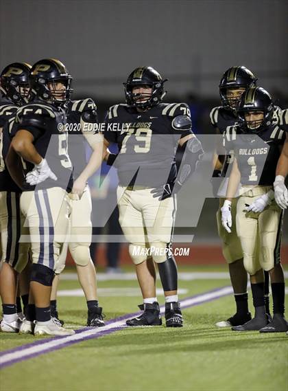 Thumbnail 3 in Palmer vs. Leonard (UIL 3A Bi-District Playoff) photogallery.