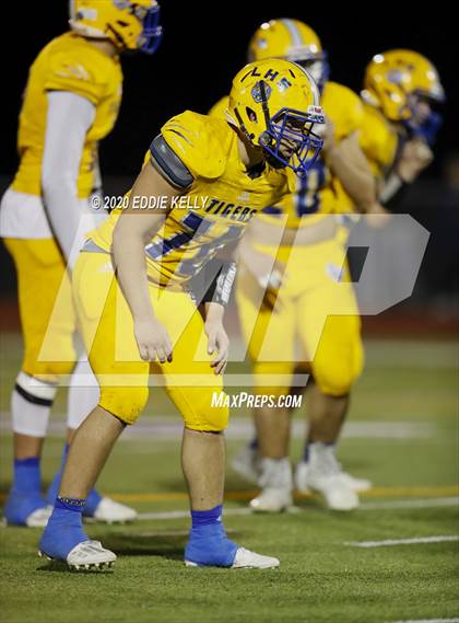 Thumbnail 2 in Palmer vs. Leonard (UIL 3A Bi-District Playoff) photogallery.