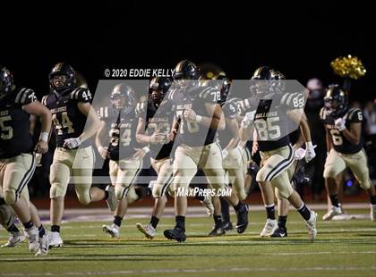Thumbnail 2 in Palmer vs. Leonard (UIL 3A Bi-District Playoff) photogallery.